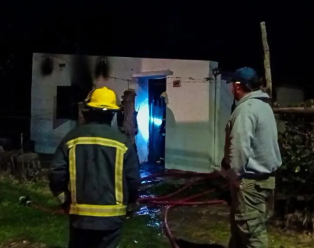 Mercedes: Murió un hombre tras incendiarse una casa